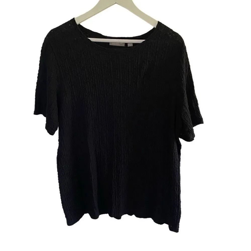 Croft & Barrow woman stretch size 1X black textured short sleeve shirt